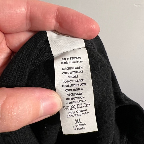 Rebel Artist sweater - Picture 3 of 3